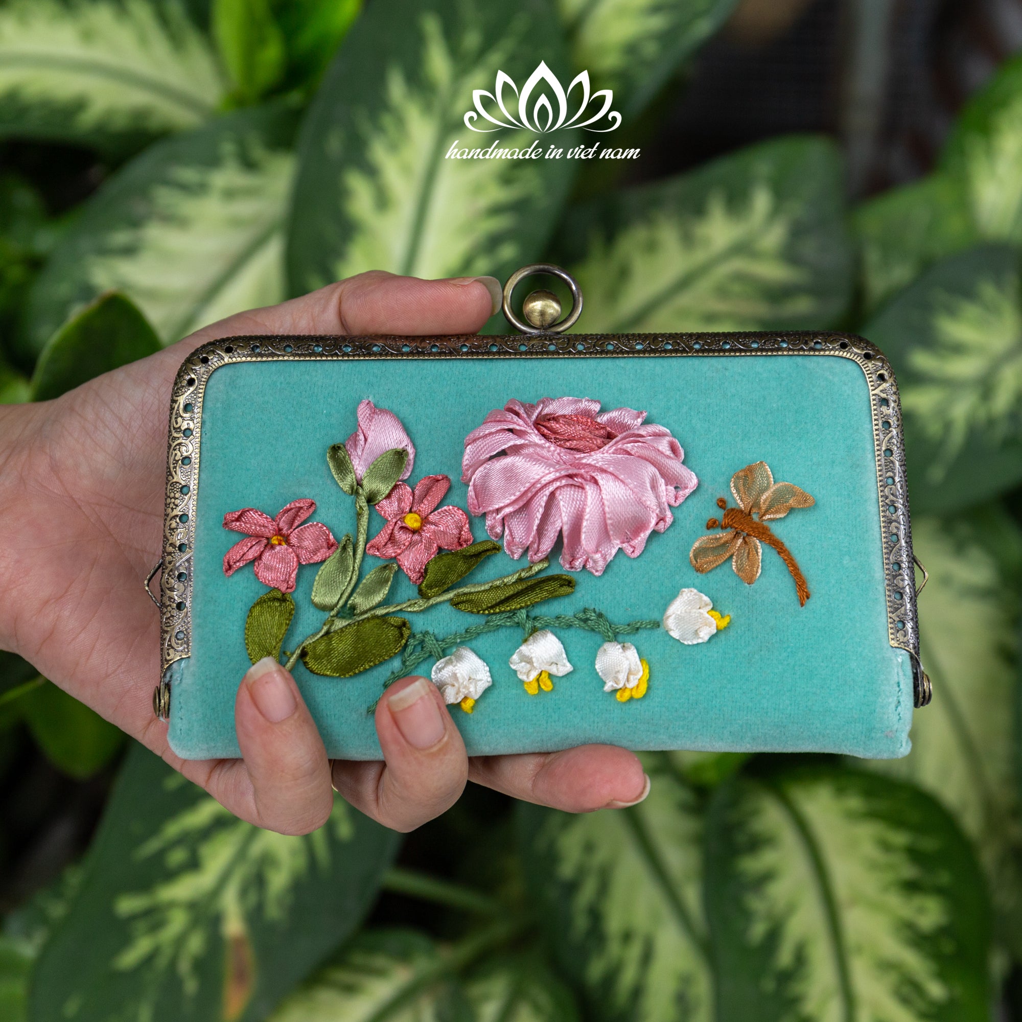 Ribbon Embroidered Compact Wallet | Floral Vintage Clasp Wallet