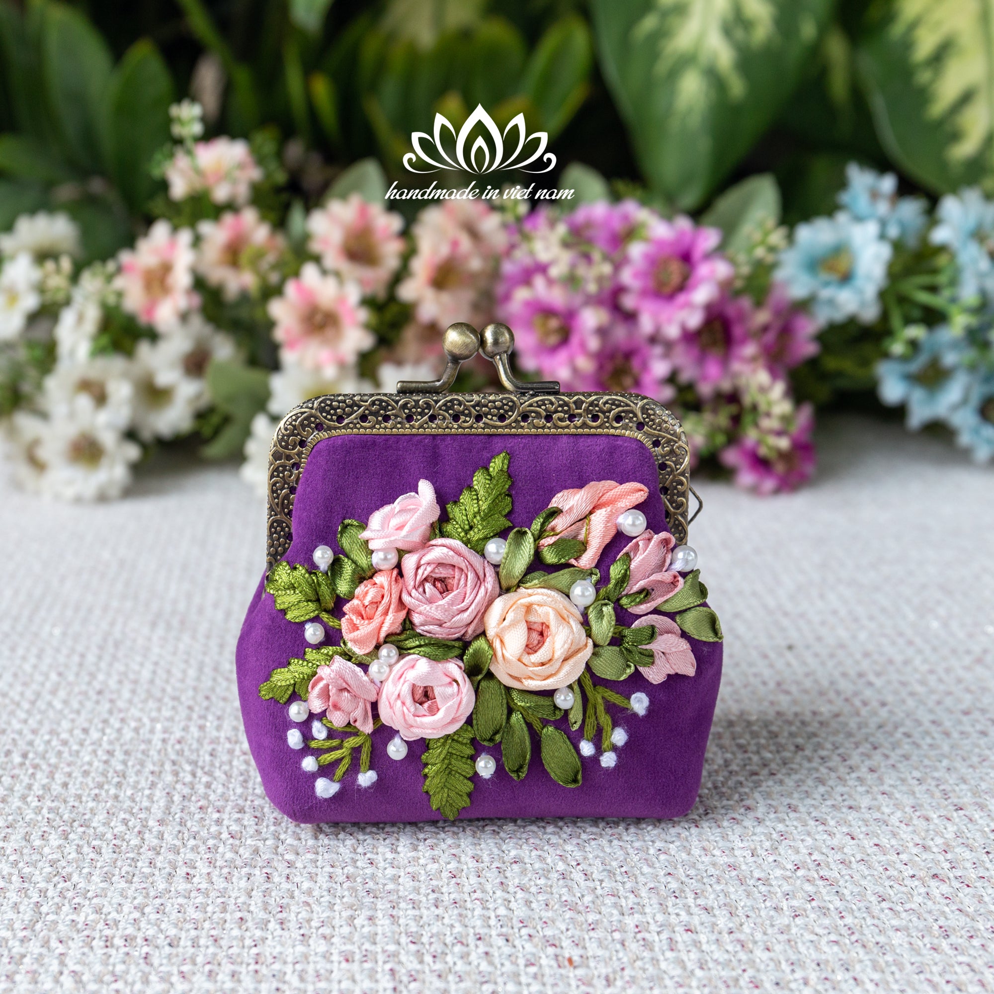 Hand Embroidered Velvet Coin Purse | Handmade Ribbon Embroidery Kiss Lock Pouch