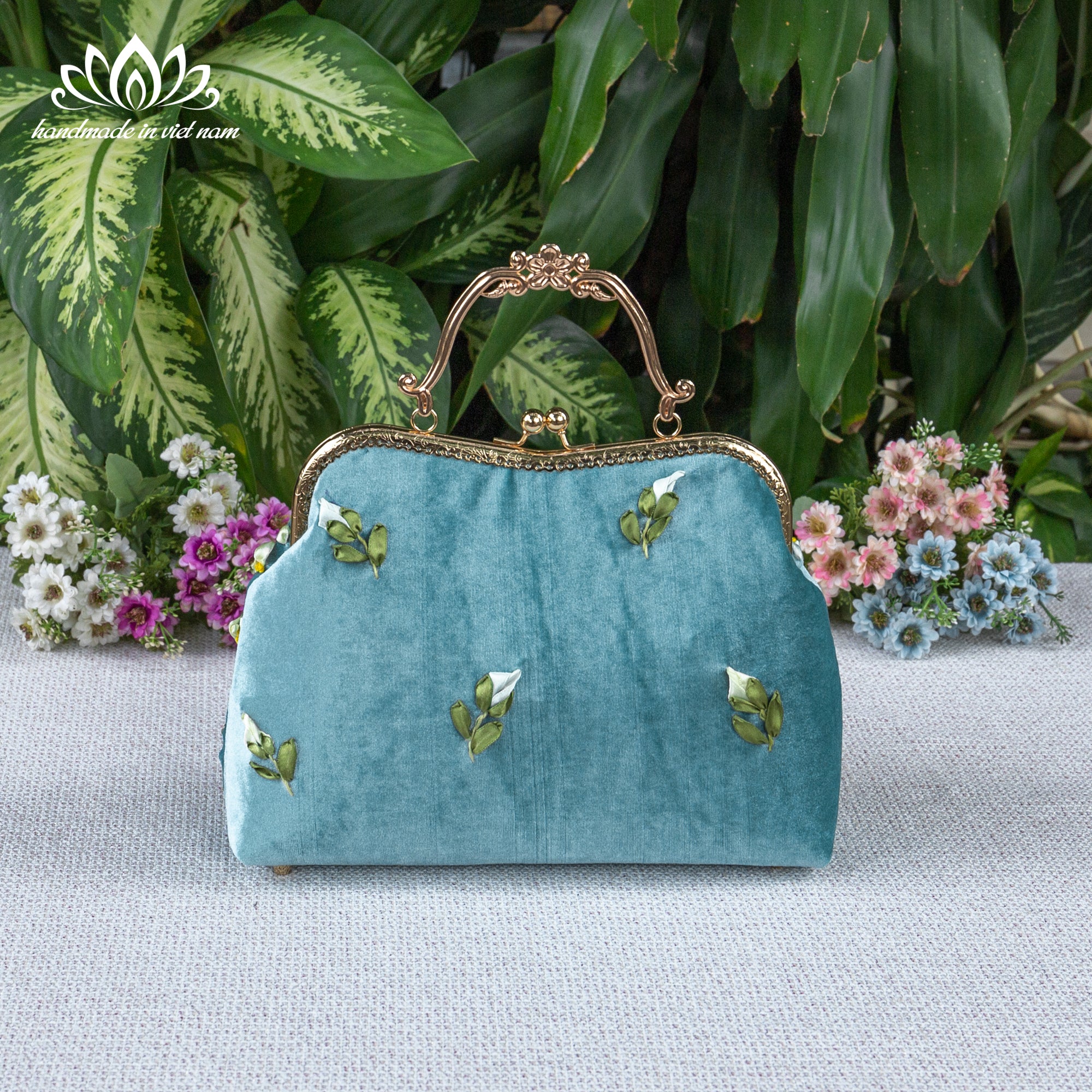 Hand Embroidered White Rose Velvet Kiss Lock Bag | A Gift of Purity and Timeless Love