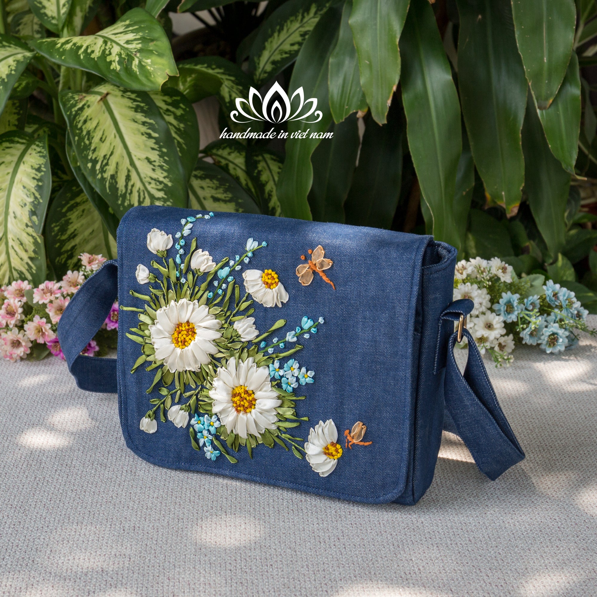 Hand Embroidered Daisy Messenger Bag | Carry a Little Happiness Every Day