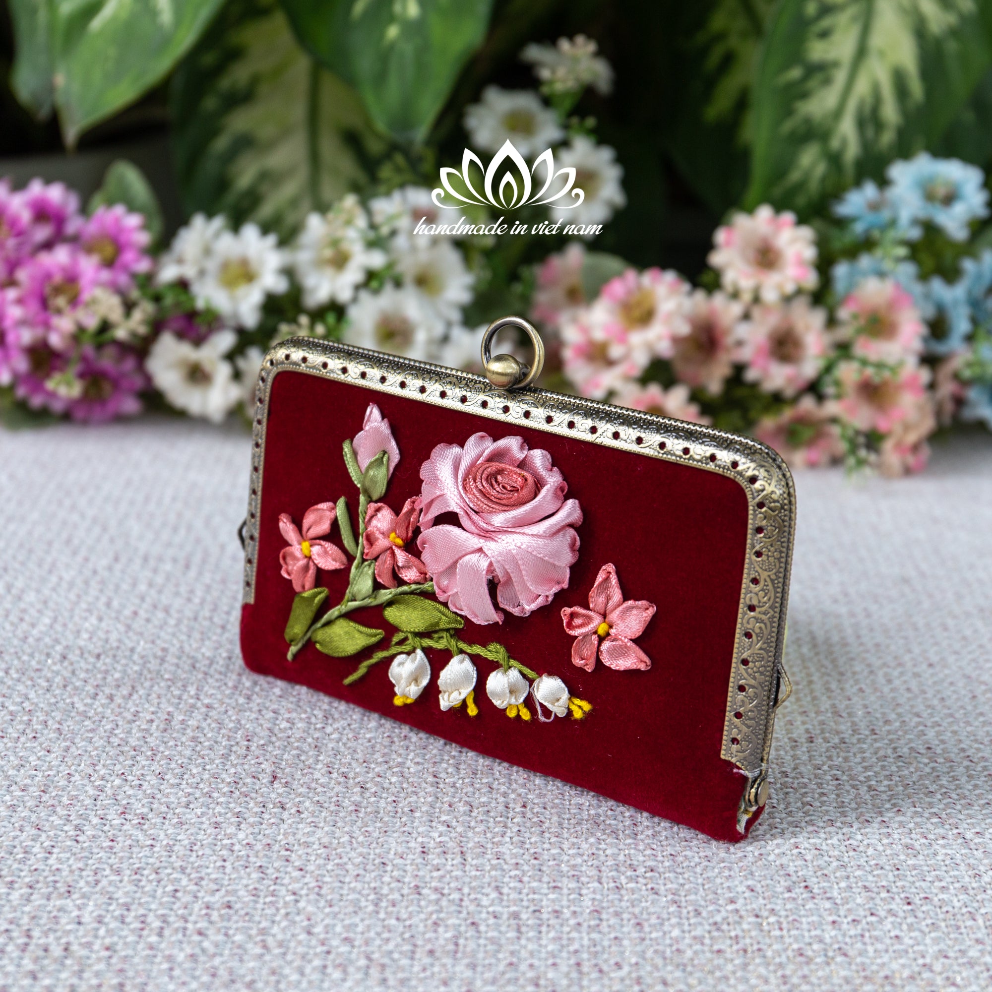 Ribbon Embroidered Compact Wallet | Floral Vintage Clasp Wallet