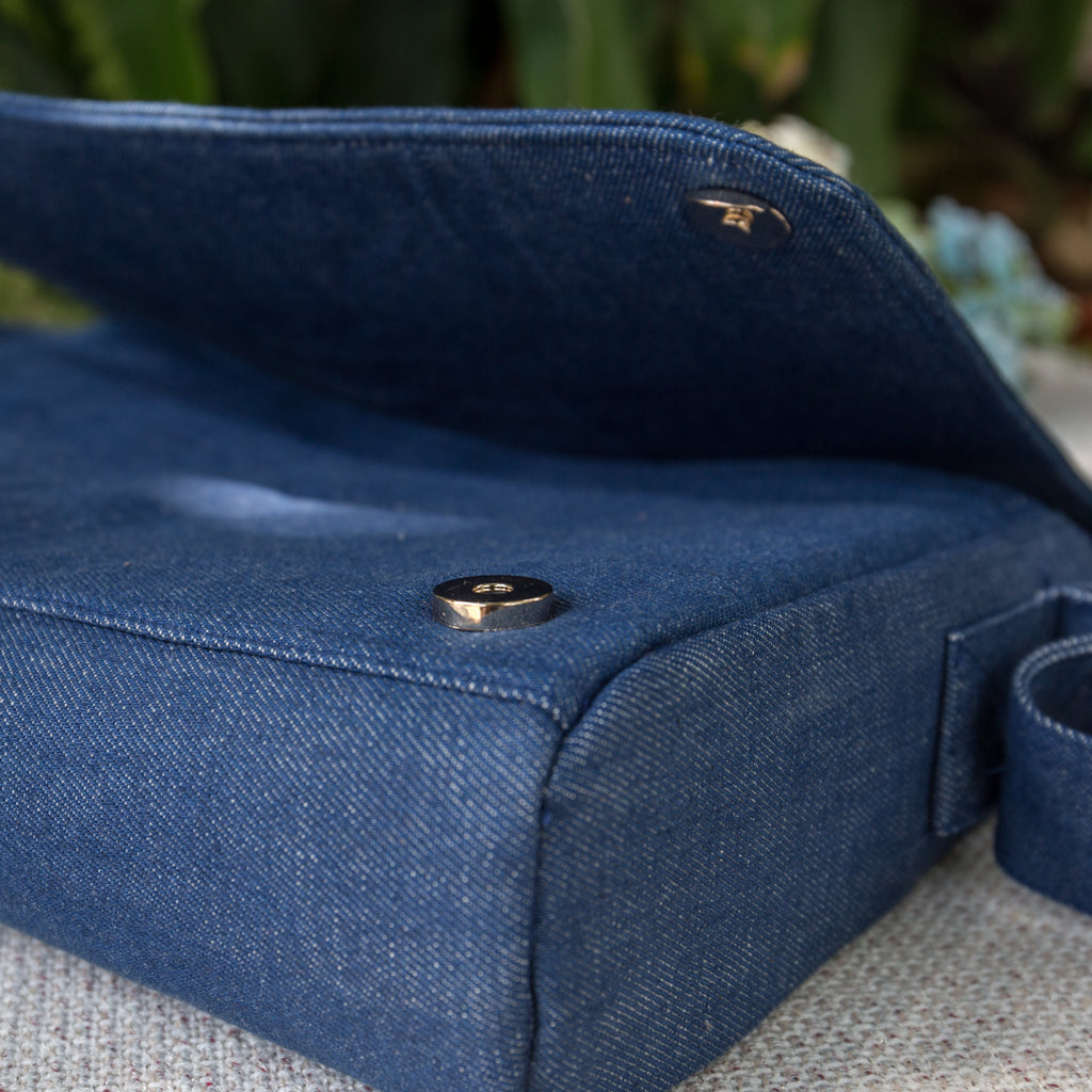 Hand Embroidered Daisy Messenger Bag | Carry a Little Happiness Every Day