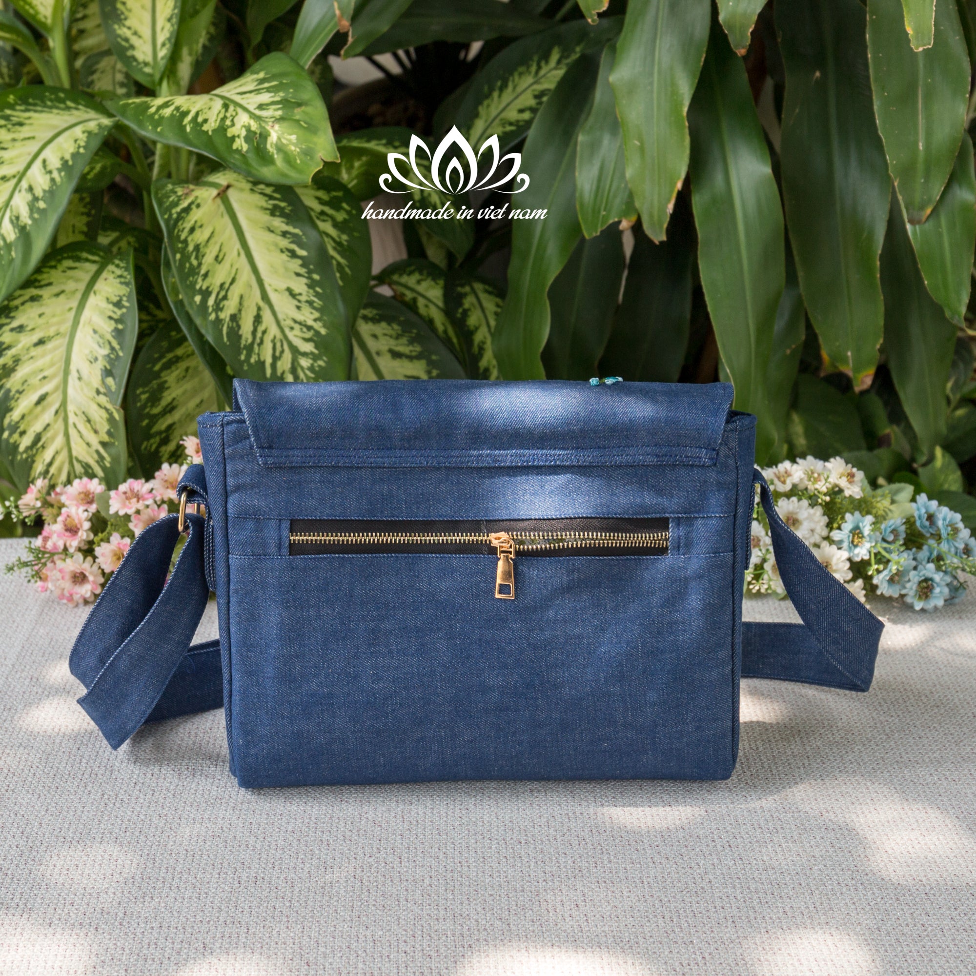 Hand Embroidered Daisy Messenger Bag | Carry a Little Happiness Every Day