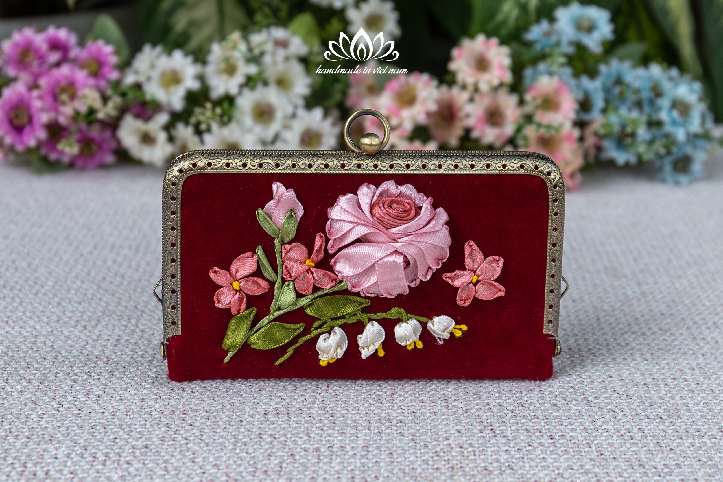 Ribbon Embroidered Compact Wallet | Floral Vintage Clasp Wallet